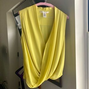 Gorgeous Size 4 Diane von Furstenberg DVF Sleeveless Yellow Silk Blouse